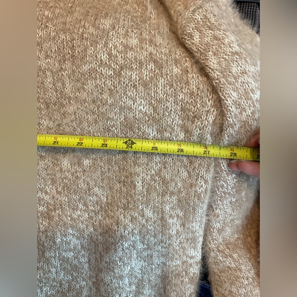 Ava & Viv Women's Tan Chenille Fuzzy V-Neck Sweater Plus Size 1X - Picture 9 of 9